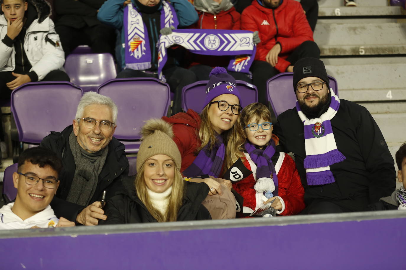 Fotos: Búscate en la grada de Zorrilla (2/5)