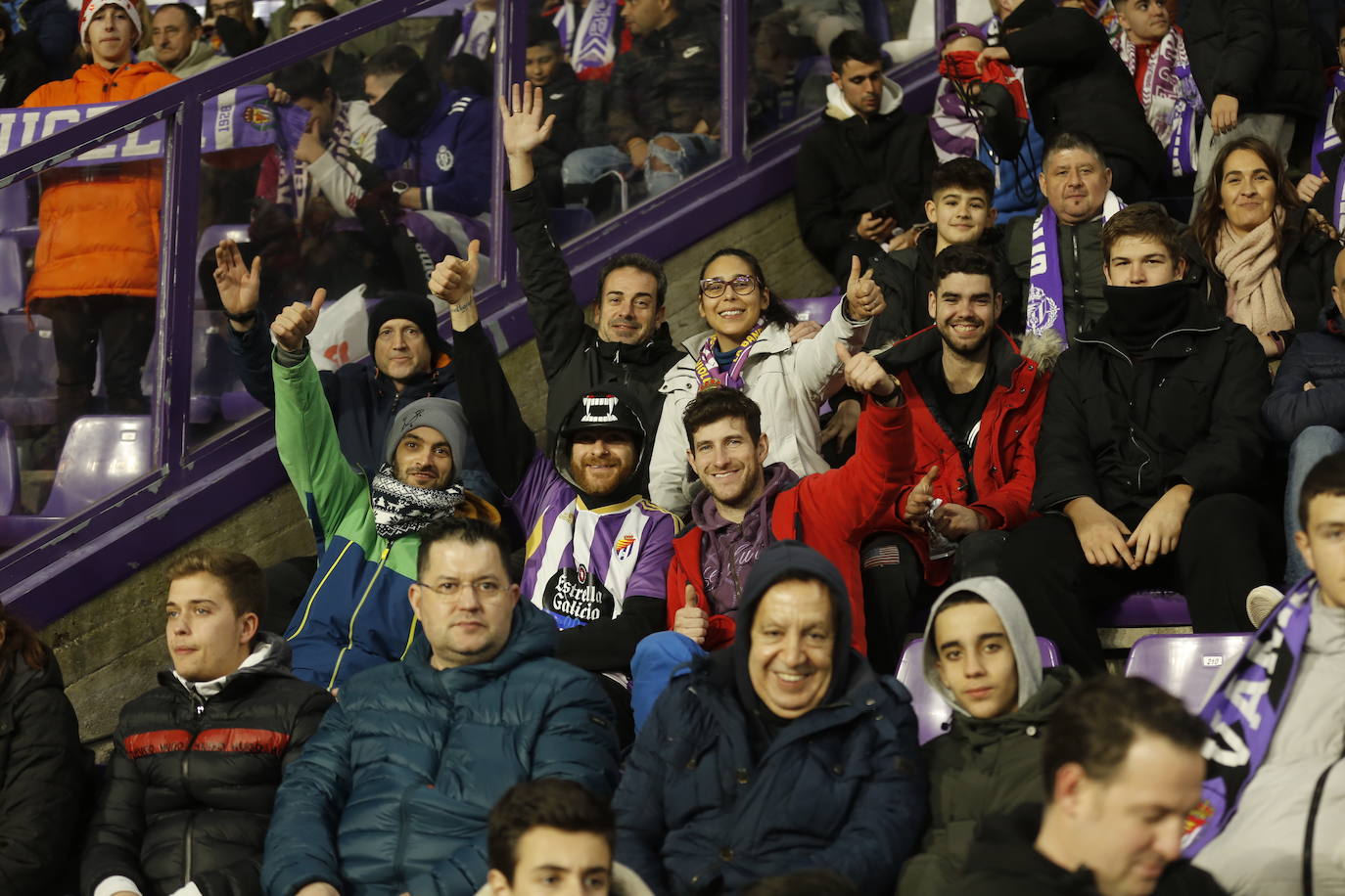 Fotos: Búscate en la grada de Zorrilla (2/5)