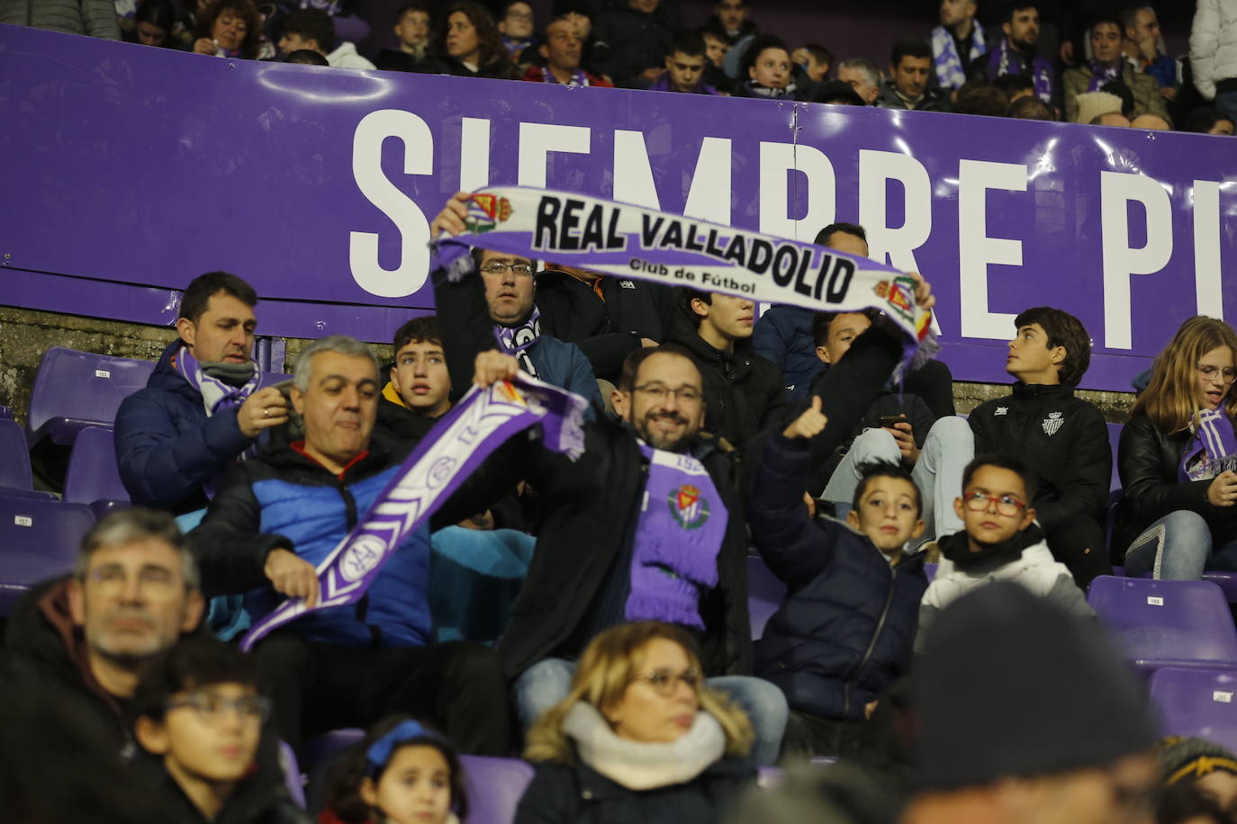 Fotos: Búscate en la grada de Zorrilla (3/5)