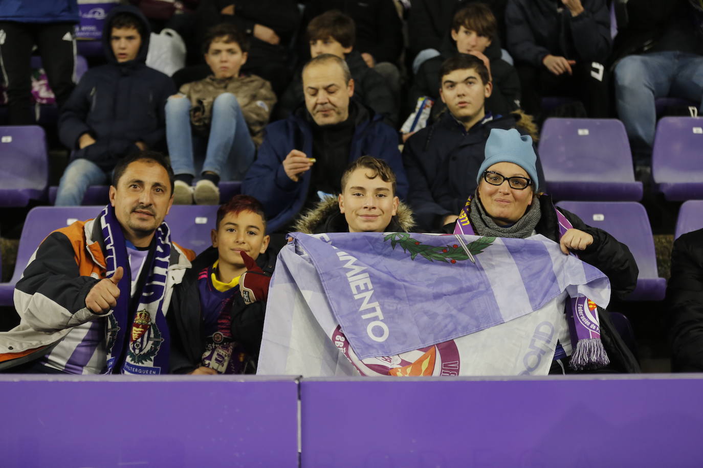 Fotos: Búscate en la grada de Zorrilla (3/5)