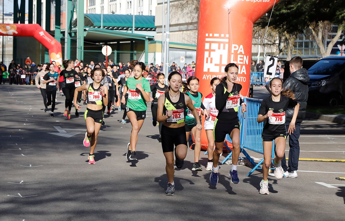 San Silvestre Infantil en los alrededores del Pabellón Municipal de Deportes