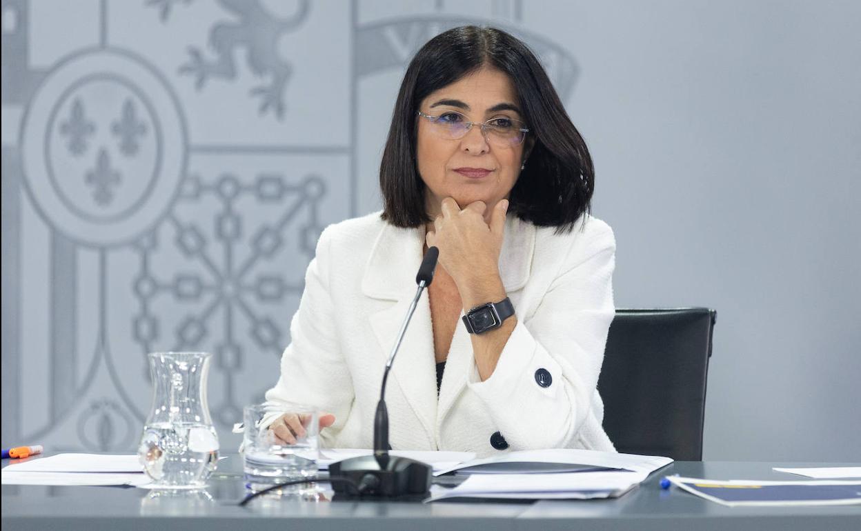 La ministra de Sanidad, Carolina Darias, ayer en rueda de prensa.