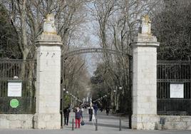 Puerta del Príncipe que da acceso al Campo Grande por el Paseo de Filipinos.