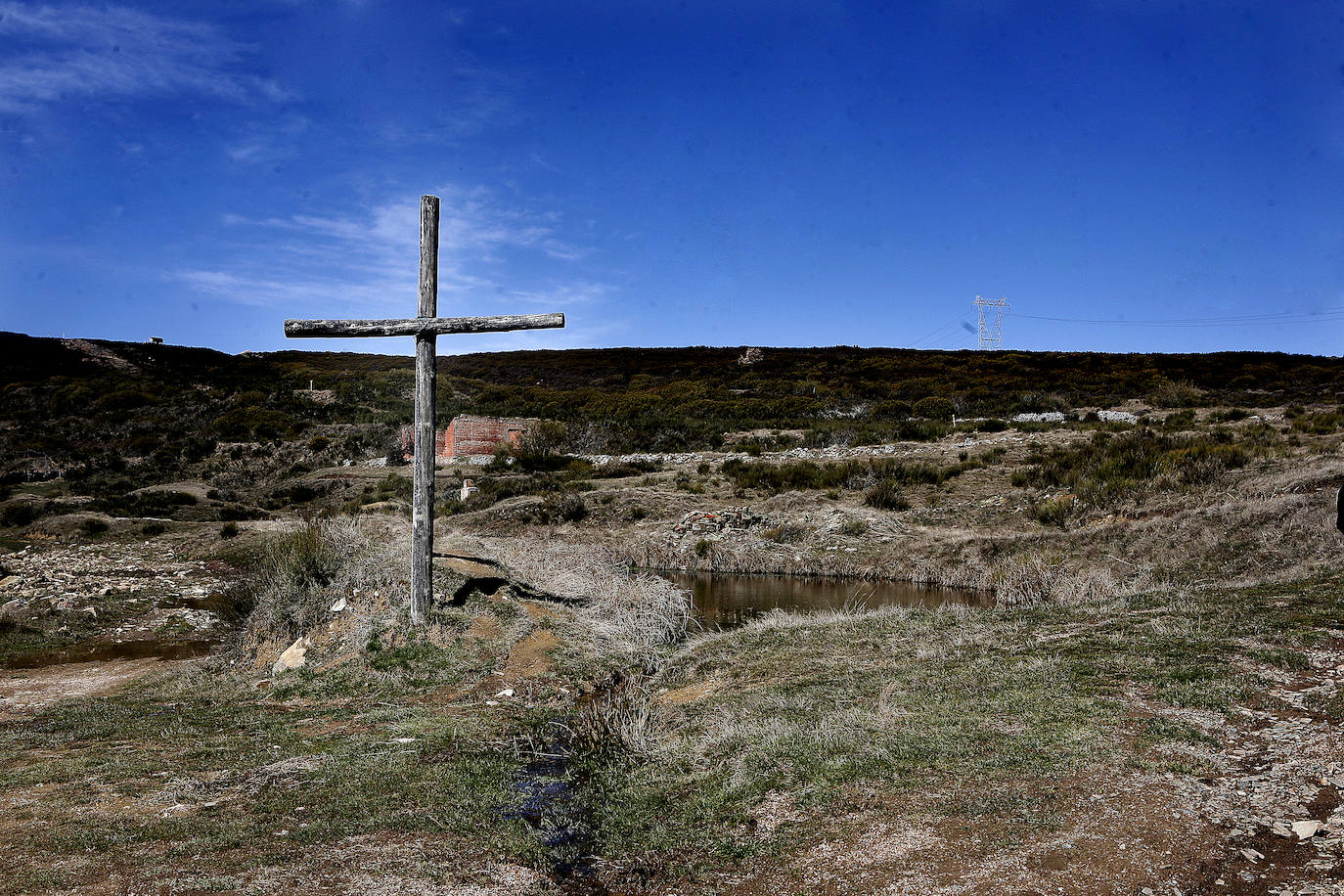 La zona es bella y se enmarca por las montañas que se perciben hacia el norte Hasta la Cordillera Cantábrica y hacia el Sur Montes del Teleno.