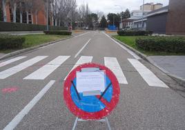 Obras de la red de biomasa en las calles Padre José Acosta, Monasterio de El Escorial y Francisco Hernández Pacheco.