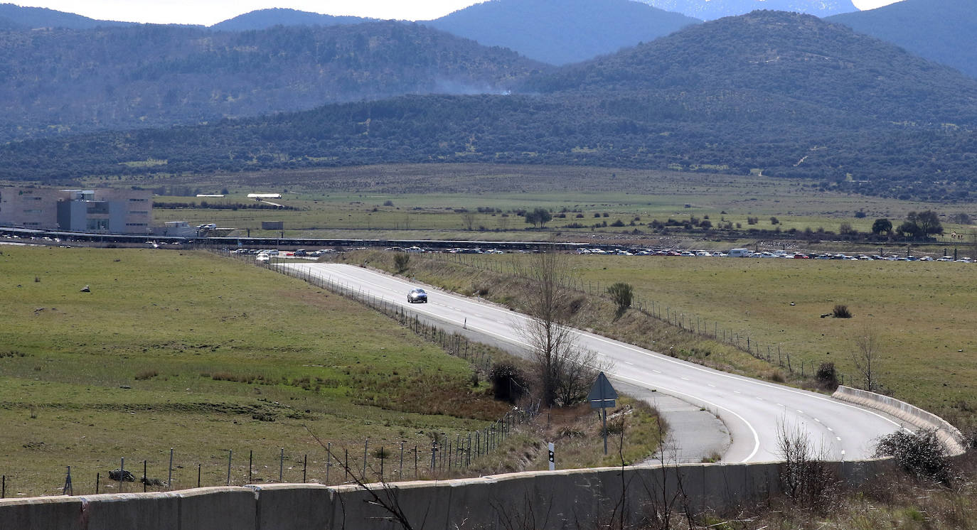 Terrenos junto a la estación del Ave, entre la SG-20 y la AP-61, donde estaba previsto el desarrollo del sector Juarillos Norte.