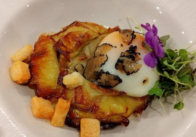 Alcachofas con huevo del restaurante Los Zagales de Valladolid