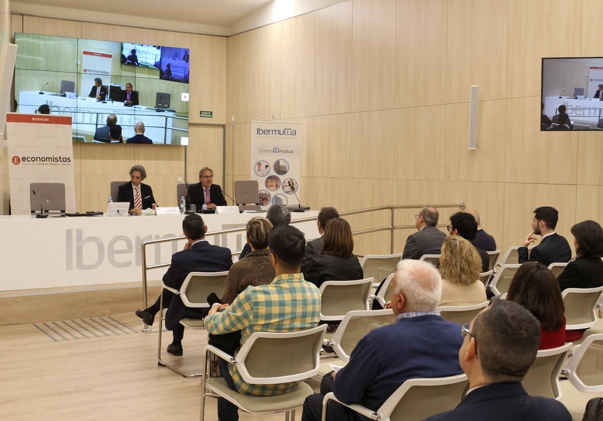 Jornada sobre absentismo laboral del Colegio de Economistas.