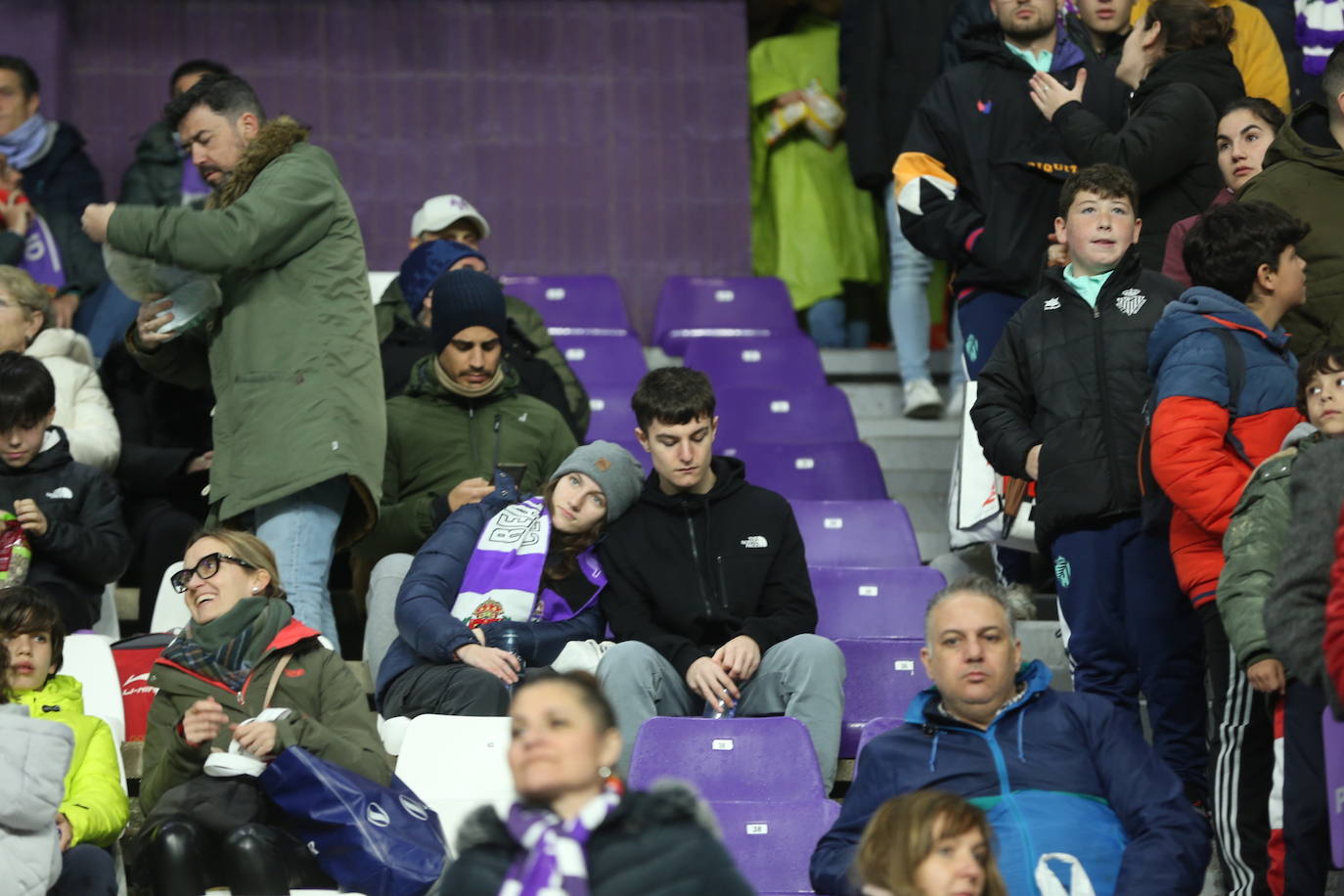 Búscate en la grada del José Zorrilla (3/4)