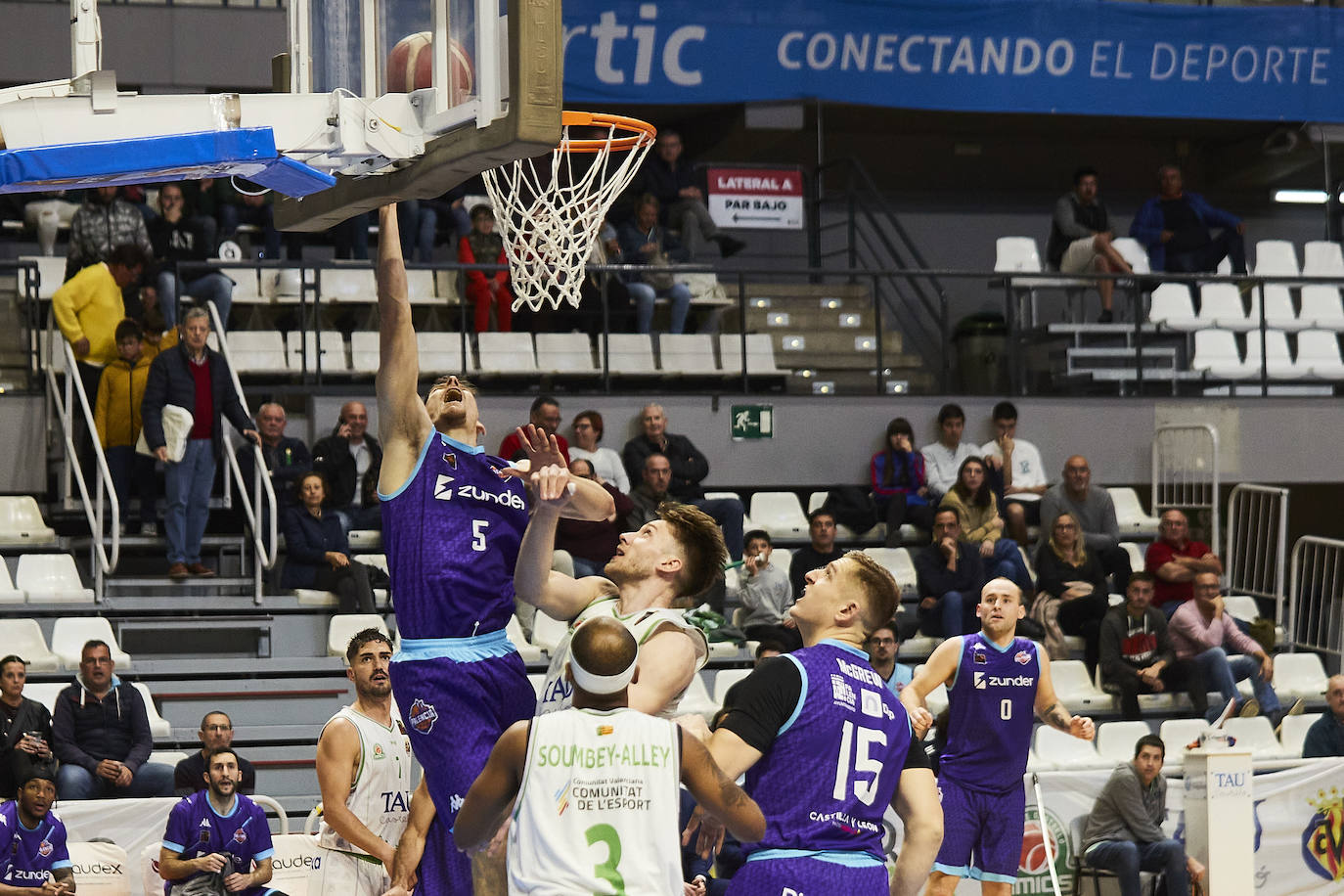 Tau Castelló 85-80 Zunder Palencia