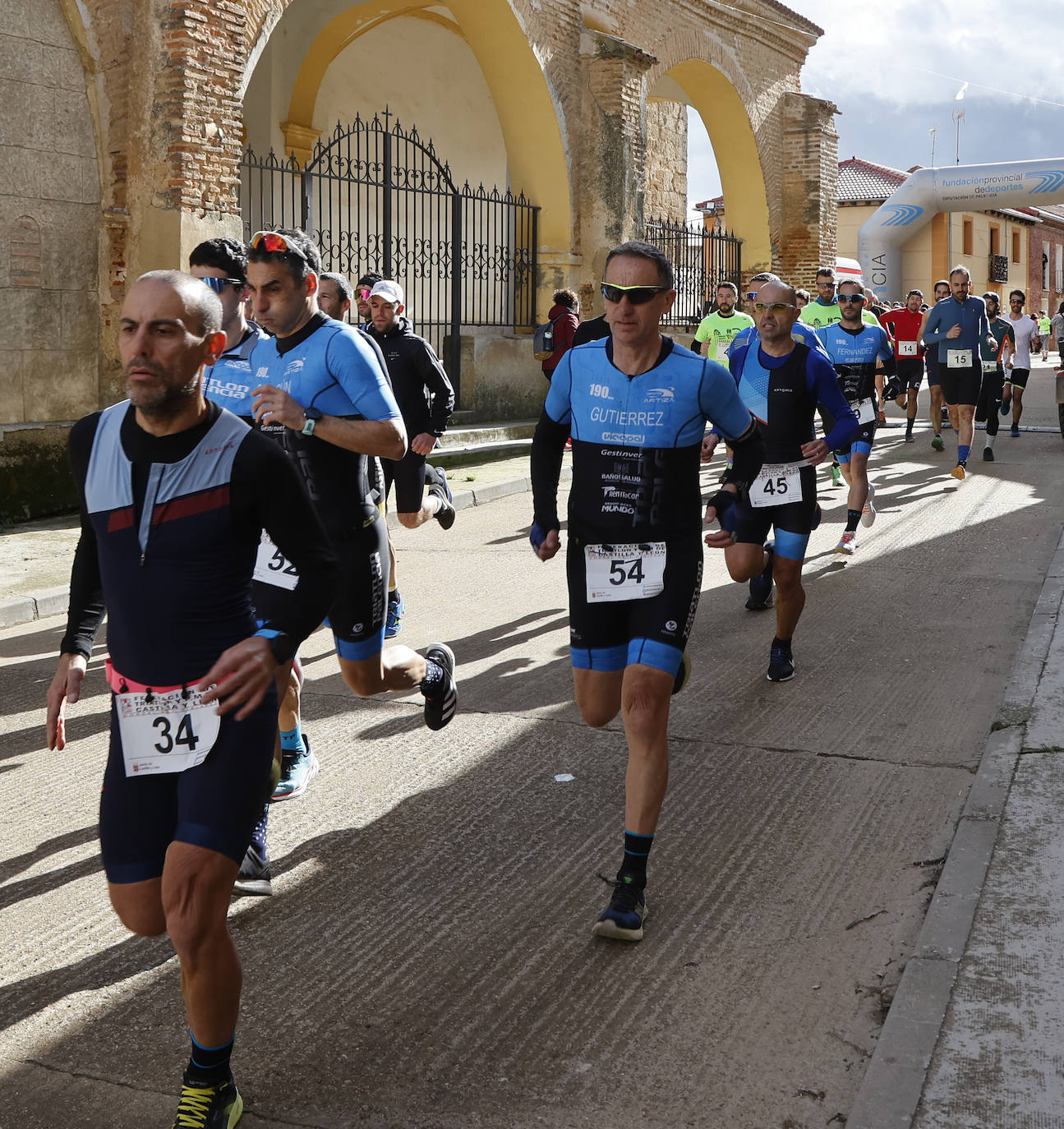 Medio centenar de participantes en el Duatlón de Villasarracino