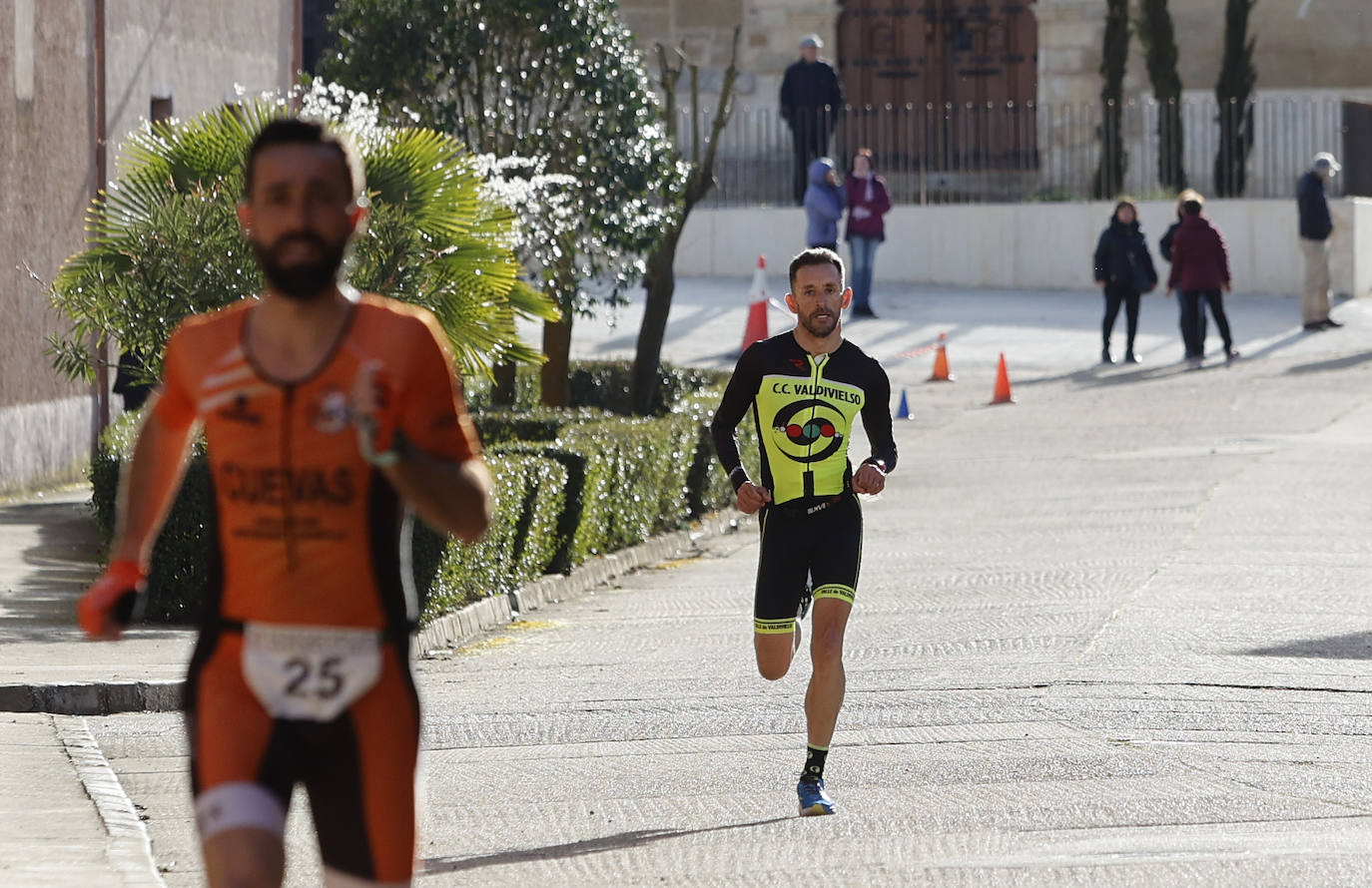 Medio centenar de participantes en el Duatlón de Villasarracino