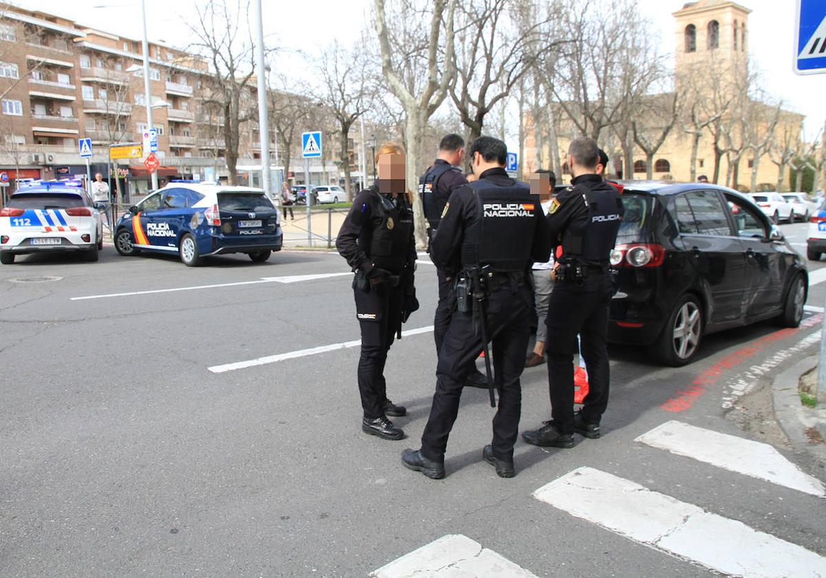 Despliegue policial, el pasado jueves, en la glorieta de Santo Tomás.