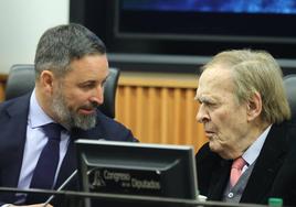 Abascal y Tamames durante la rueda de prensa en la que explicaron la moción de censura.