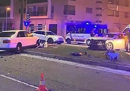Policía y ambulancia, en el lugar del accidente.