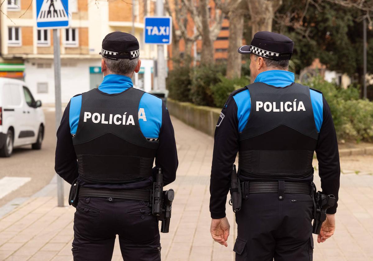 Dos policías municipales, en una imagen de archivo.