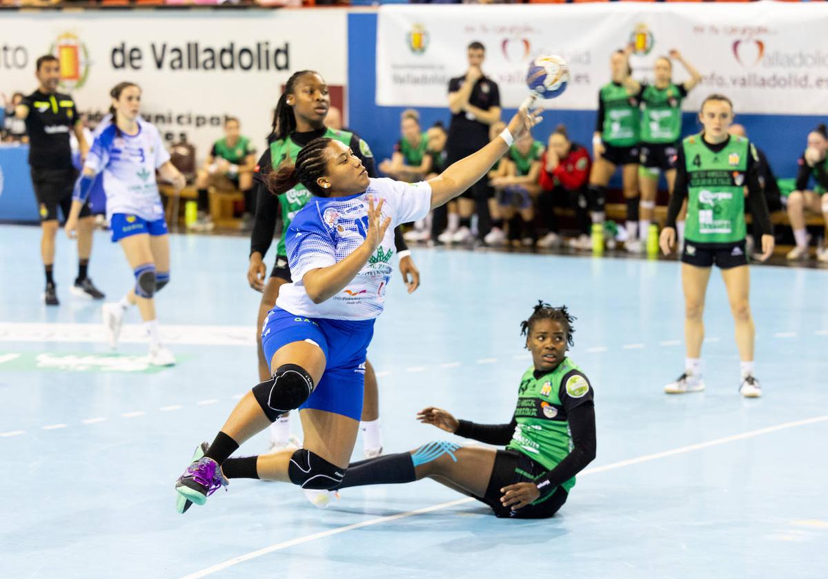 Lorena Téllez, en el partido frente a Beti-Onak.