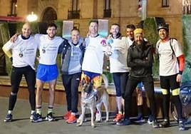 Policías y bomberos durante su participación en el reto15Q.
