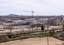 La zona, urbanizada al completo desde el verano de 2021, cuenta ya con tres edificios en uso y otras tres promociones en marcha.