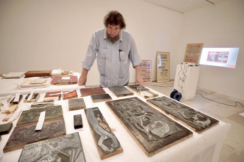 Pedro G. Romero, comisario de la exposición, en el Patio Herreriano.