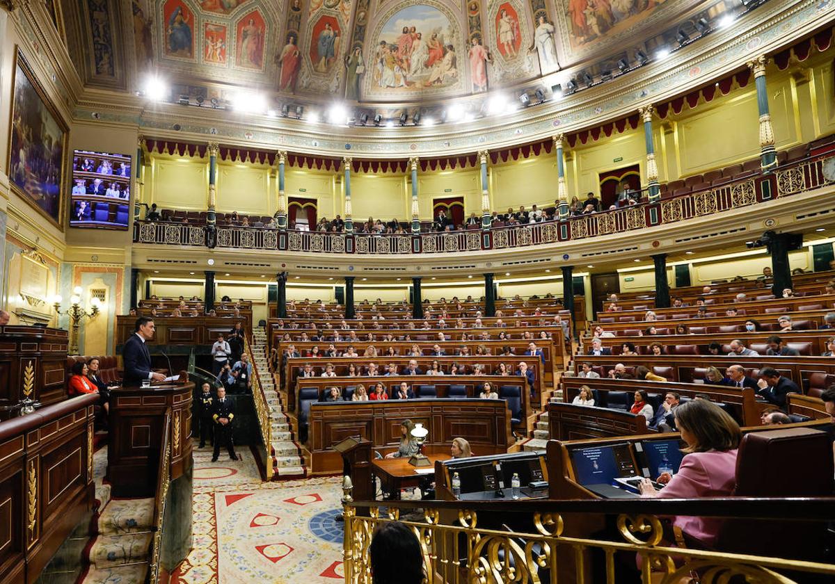 Sánchez interviene ante el Congreso en el debate de la moción de censura.