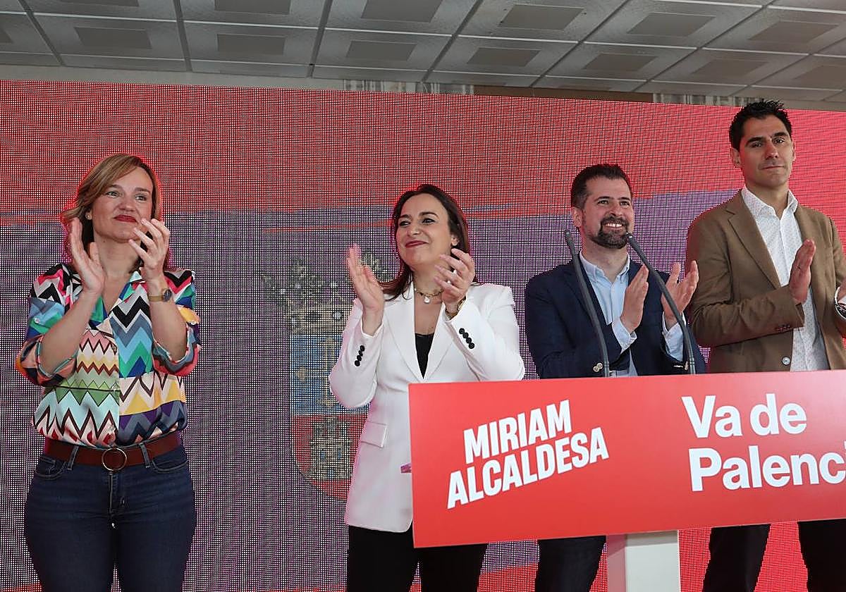 La ministra Pilar Alegría, con Miriam Andres, Luis Tudanca y Antonio Villarrubia, este domingo en el hotel Rey Sancho.