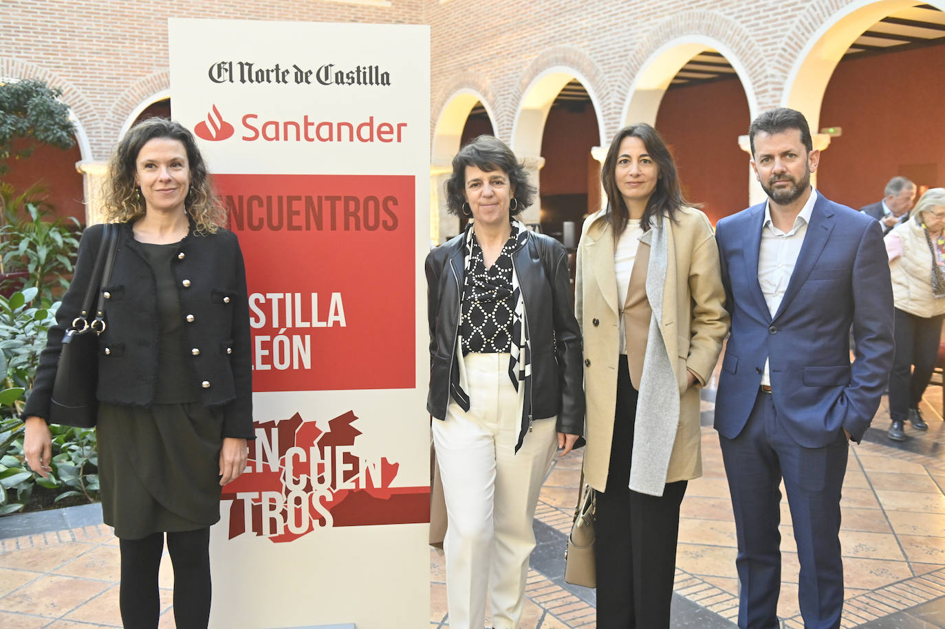 Ana Belén Hernández, Marta Castaño, Beatriz Robles y Roberto Fernández