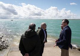 El consejero Gerardo Dueñas, durante la entrega de las obras.