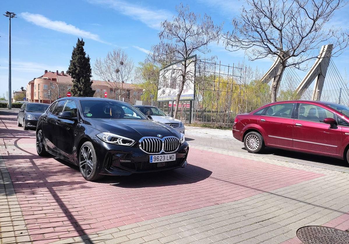 Ahora los coches solo tienen sentido de entrada al Callejón de la Alcoholera desde la avenida de Zamora.