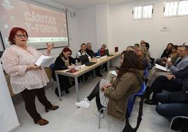 El ropero de Cáritas se convierte en un centro de formación para acabar con la brecha digital