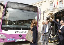 Presentación de los dos nuevos autobuses urbanos.