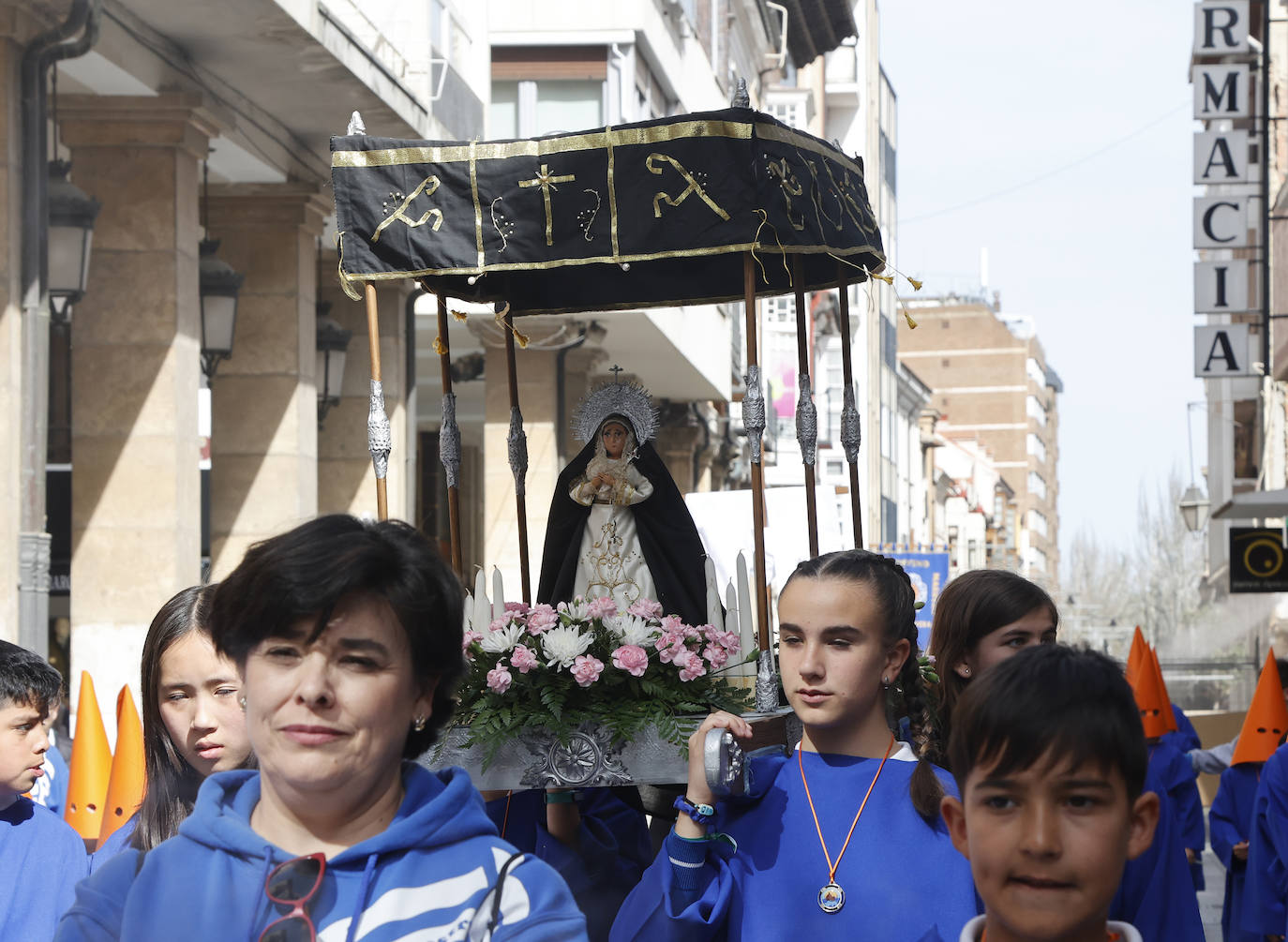 La procesión infantil del Divino Maestro por las calles de Palencia