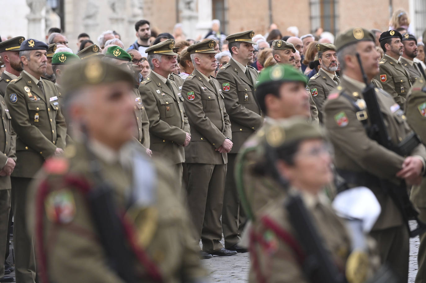 Arriado Solemne de la Bandera en la Plaza de San Pablo