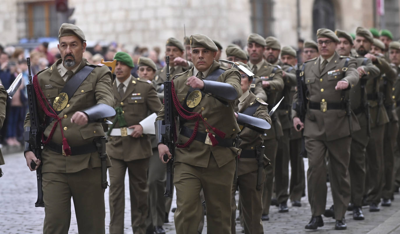 Arriado Solemne de la Bandera en la Plaza de San Pablo