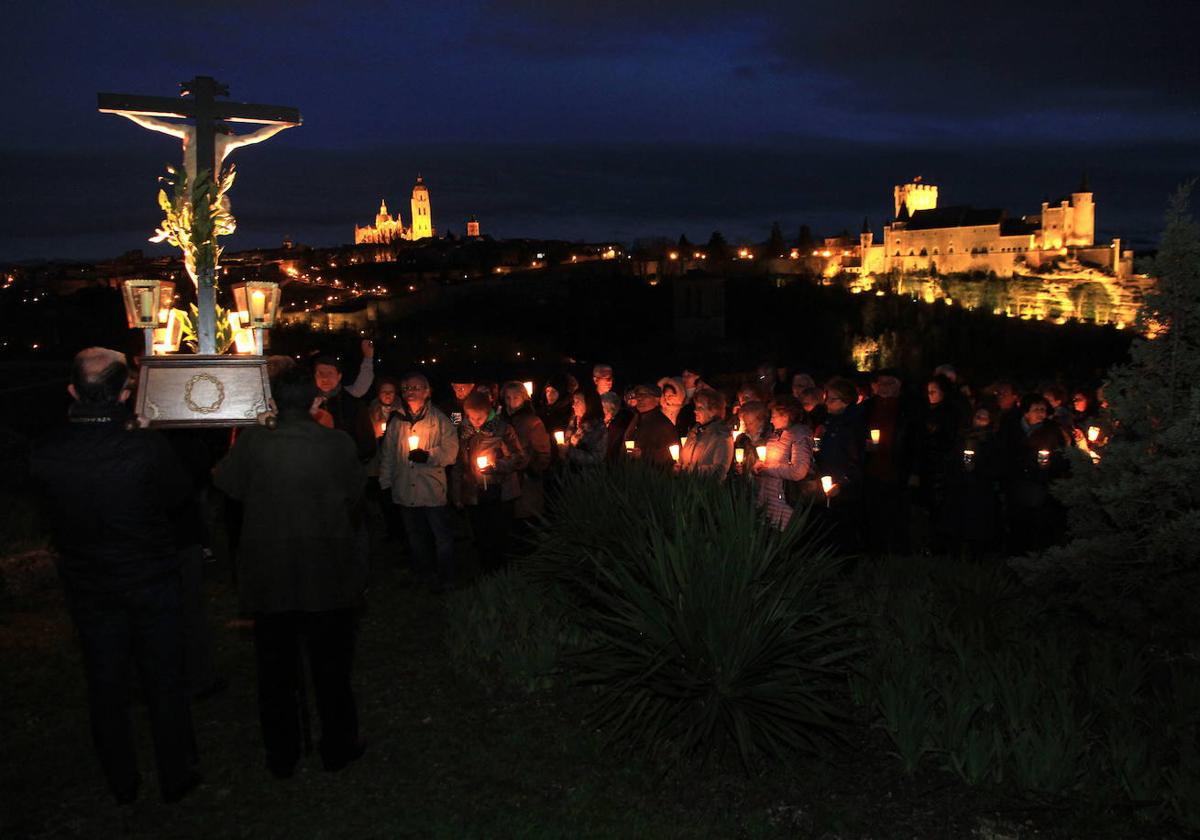 Vía Crucis de los Padres Carmelitas.