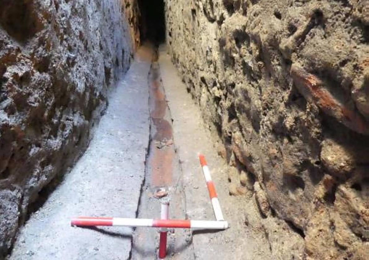 Galería descubierta durante las obras en la iglesia de Santa Eulalia.