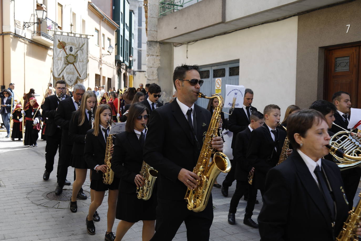 Peñafiel celebra su tradicional procesión de la Borriquilla