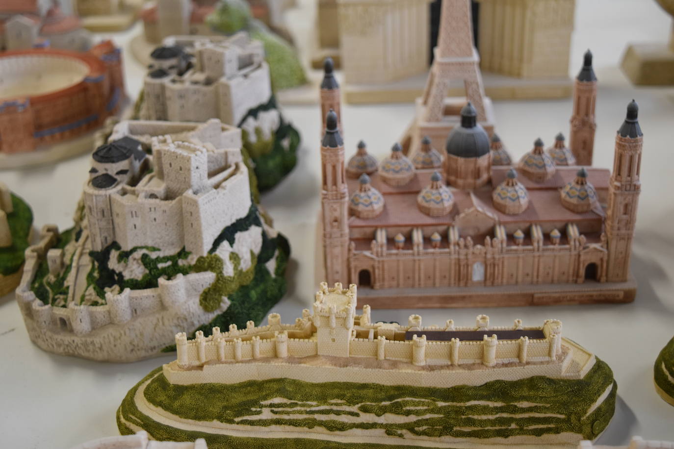 Miniaturas de arte en Aguilar