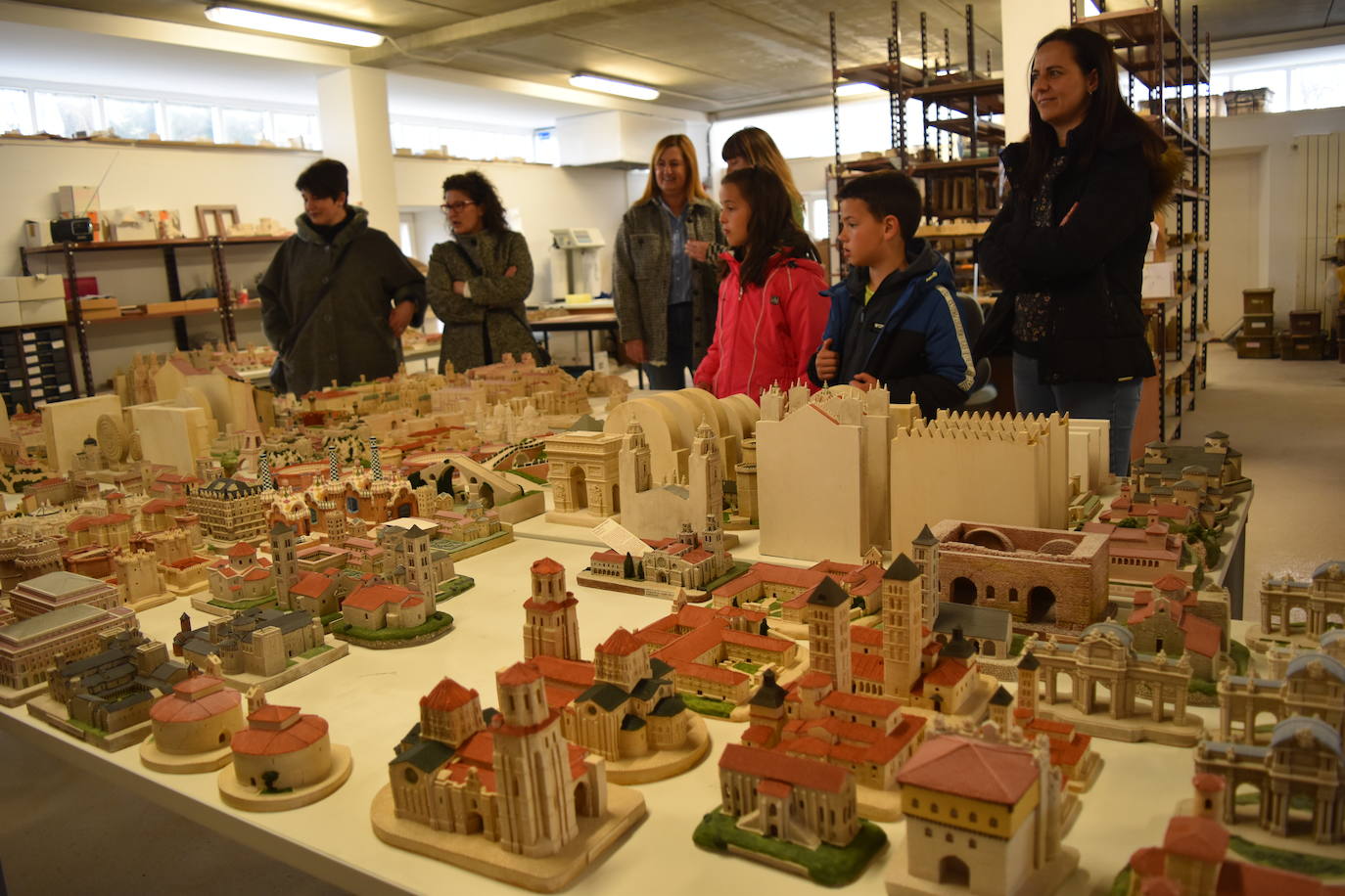 Miniaturas de arte en Aguilar