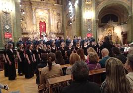 El coro durante el concierto.