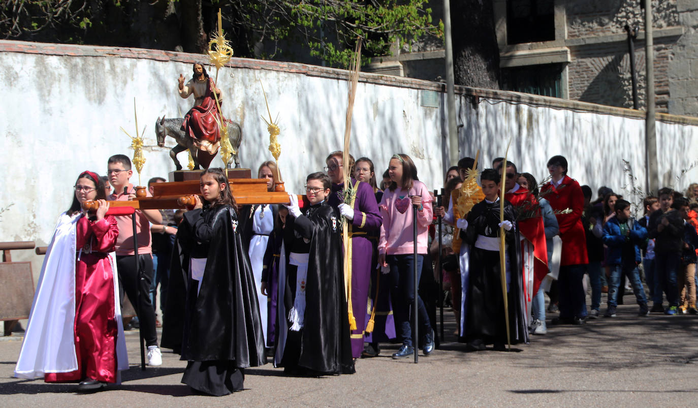 Procesión del Domingo de Ramos en la villa