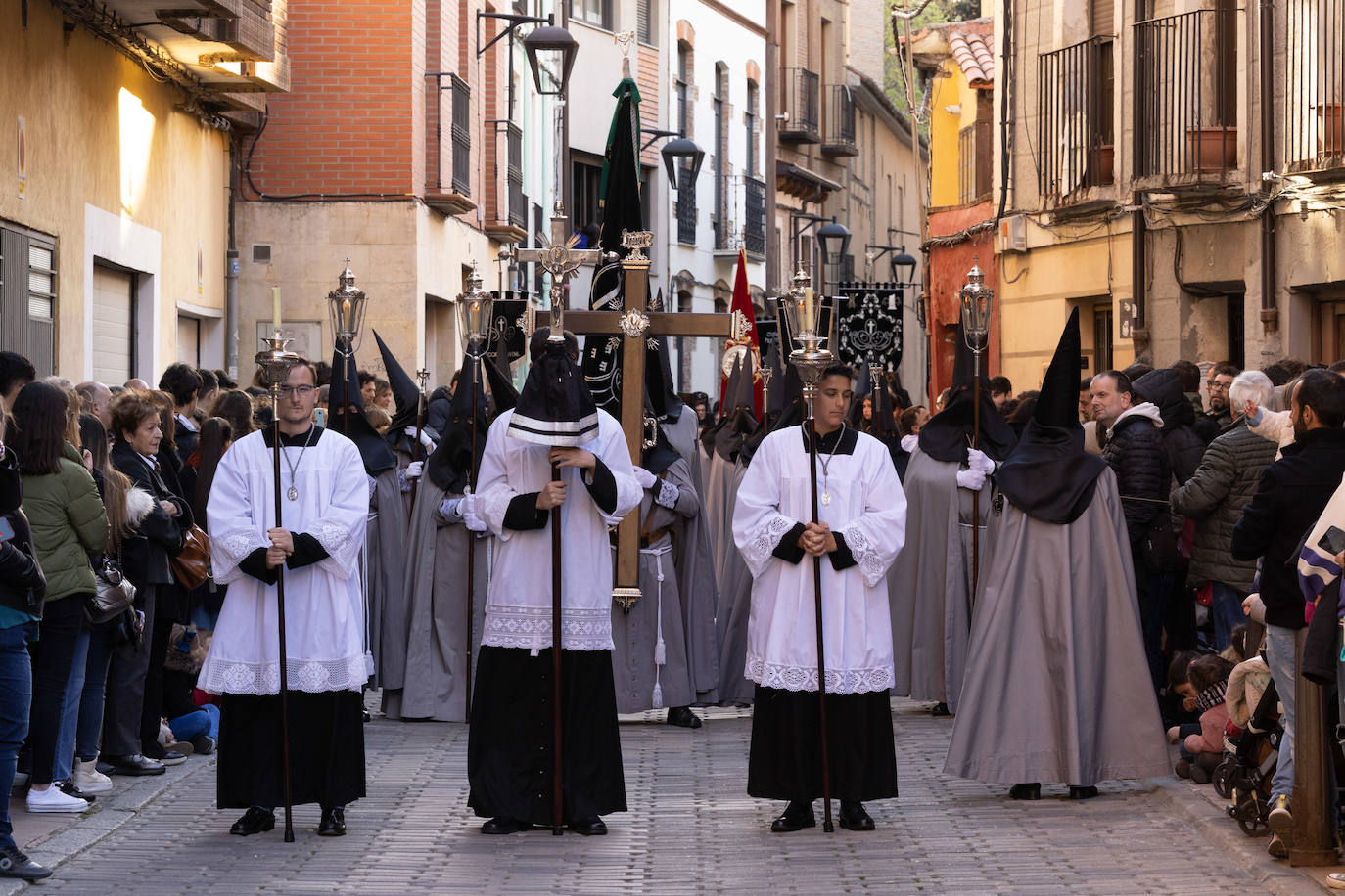 El Cristo de la Misión y el de las Cinco Llagas rezan en Valladolid por los vulnerables