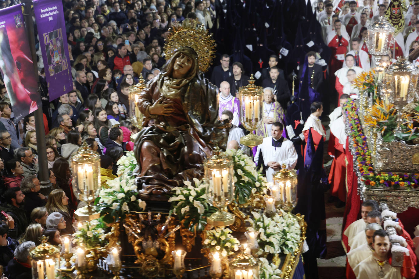 El encuentro desde el punto de vista de la virgen de las Angustias