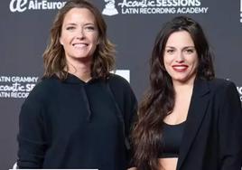 María Casado con su novia, Martina DiRosso.