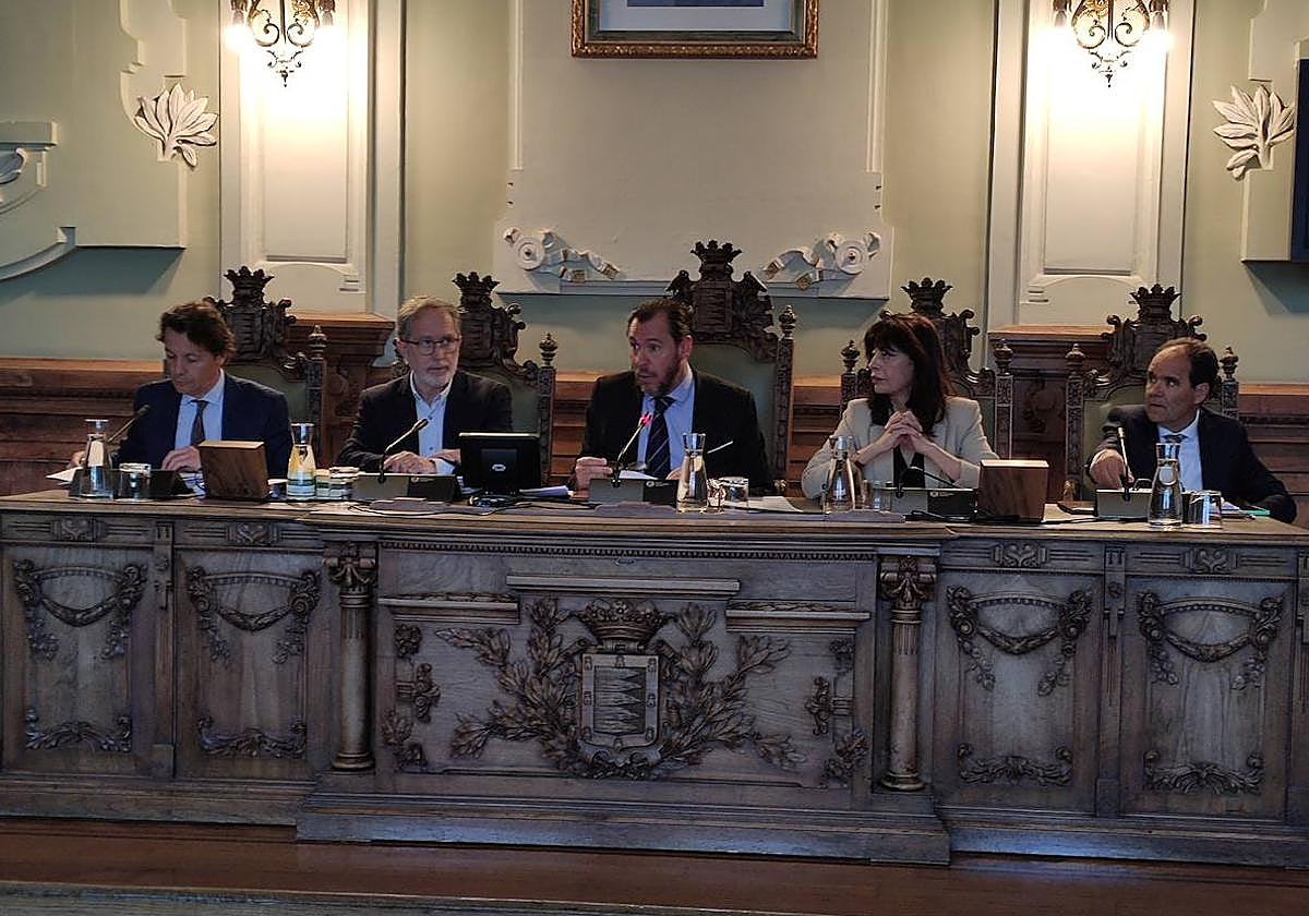 El alcalde de Valladolid, Óscar Puente, interviene en el penúltimo pleno ordinario antes de las elecciones.