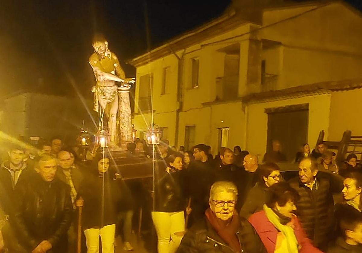 Un momento de la procesión en Villagarcía de Campos.