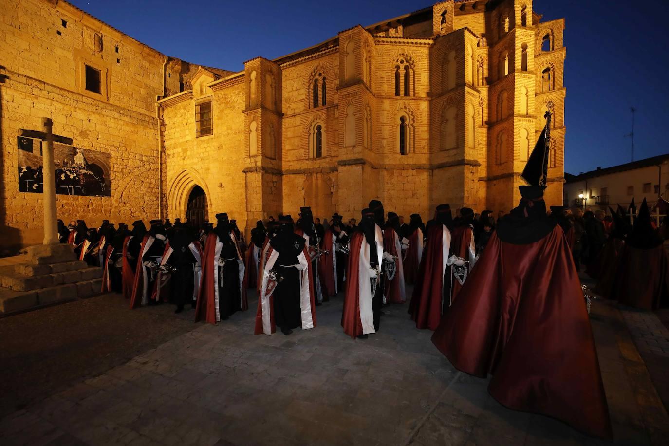 Así ha sido la procesión del Encuentro en Peñafiel