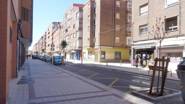 Imagen después - El antes y el después de la reurbanización de la calle Nueva del Carmen.