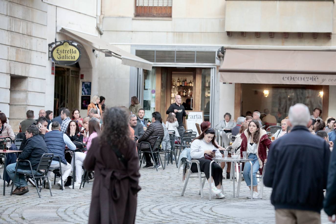 Calles llenas el Jueves Santo en Valladolid