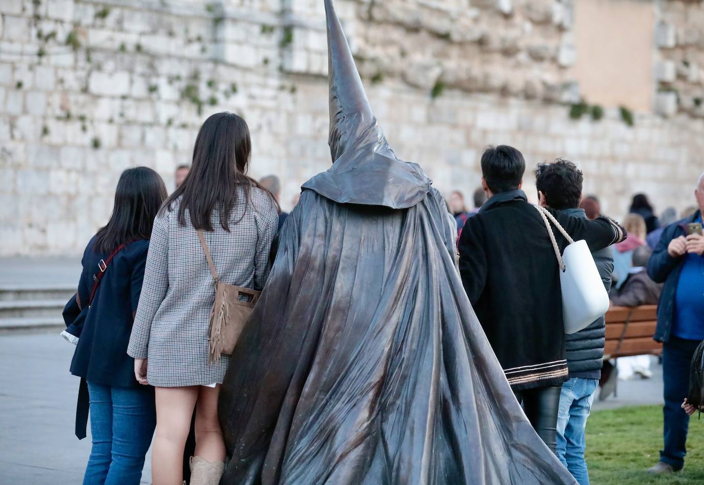 Calles llenas el Jueves Santo en Valladolid